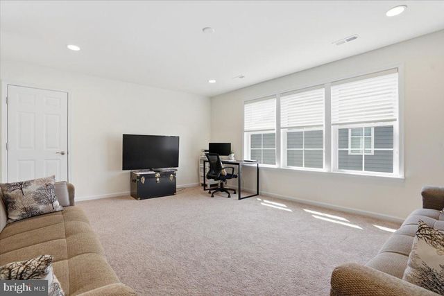 3912 INDEPENDENCE DR, Easton, PA 18045
