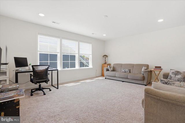 3912 INDEPENDENCE DR, Easton, PA 18045