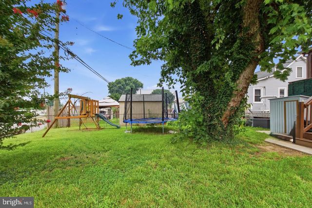1742 LESLIE RD, Dundalk, MD 21222