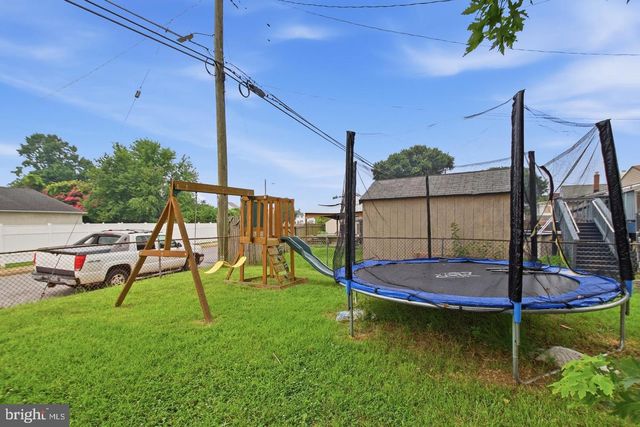 1742 LESLIE RD, Dundalk, MD 21222