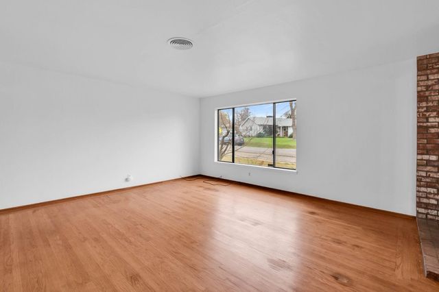 8758 Corinne Dr, Orangevale, CA 95662