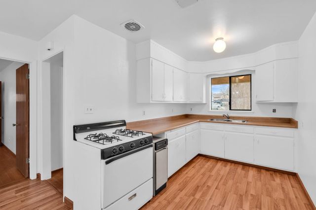 8758 Corinne Dr, Orangevale, CA 95662