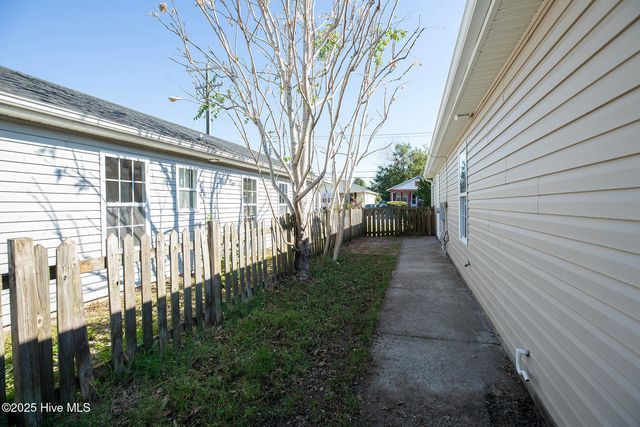 1008 S 10th Street, Wilmington, NC 28401