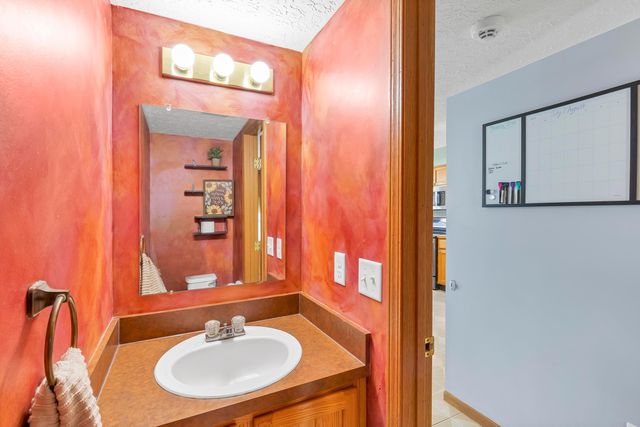 1730 Fern Trail Drive, Lancaster, OH 43130