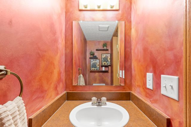 1730 Fern Trail Drive, Lancaster, OH 43130