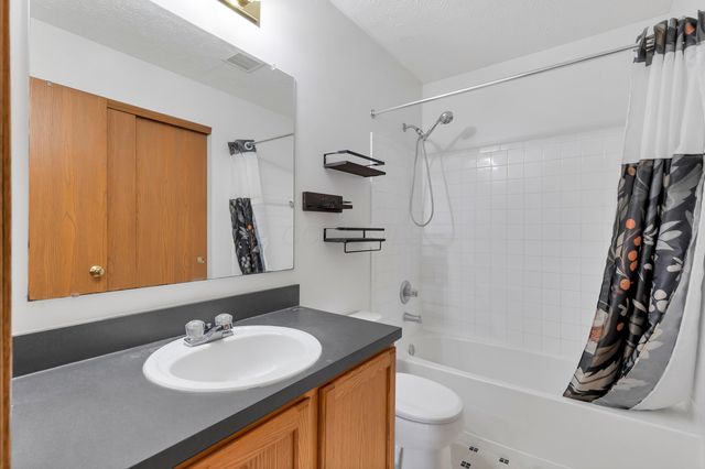 1730 Fern Trail Drive, Lancaster, OH 43130