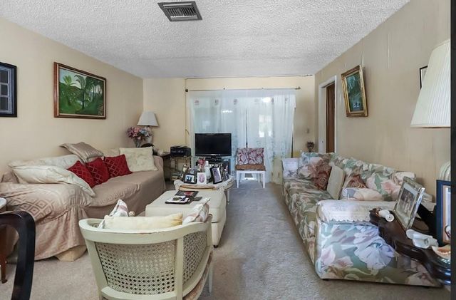5725 Fernley Drive 22, West Palm Beach, FL 33415