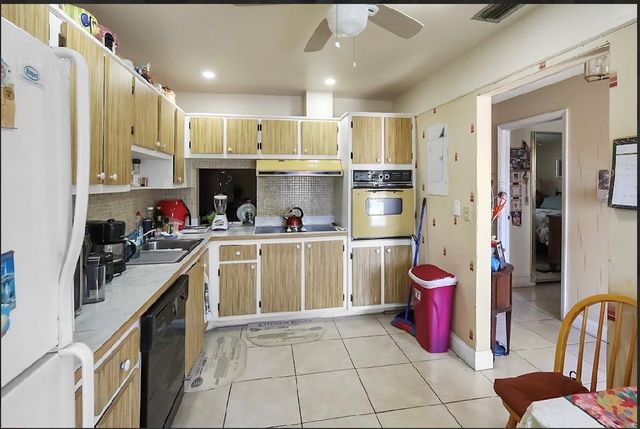 5725 Fernley Drive 22, West Palm Beach, FL 33415