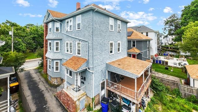 37 Shawmut St, Fall River, MA 02720