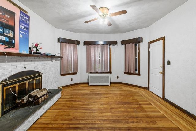 37 Shawmut St, Fall River, MA 02720