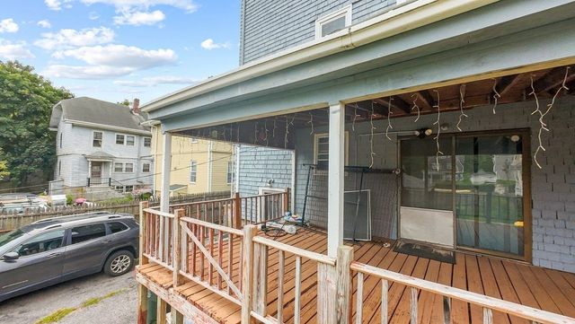 37 Shawmut St, Fall River, MA 02720