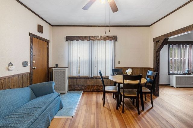 37 Shawmut St, Fall River, MA 02720