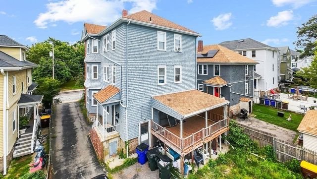 37 Shawmut St, Fall River, MA 02720