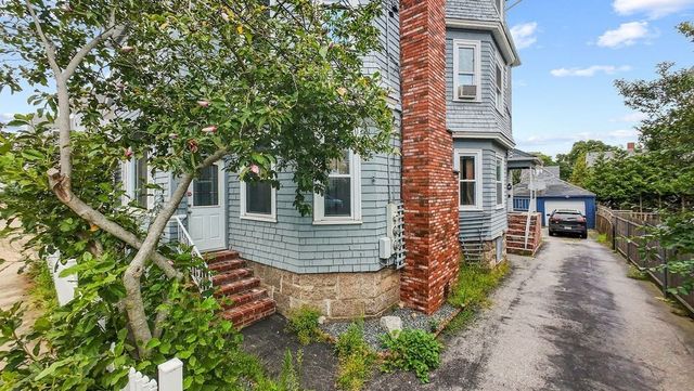 37 Shawmut St, Fall River, MA 02720