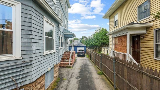 37 Shawmut St, Fall River, MA 02720
