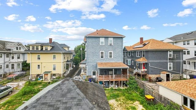 37 Shawmut St, Fall River, MA 02720