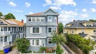 37 Shawmut St, Fall River, MA 02720