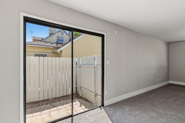 2315 E Santa Ana Avenue, Fresno, CA 93726