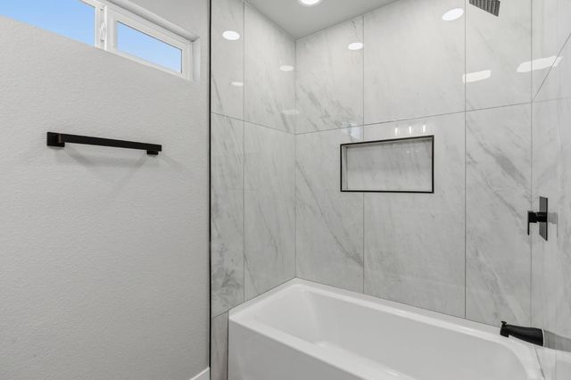 2315 E Santa Ana Avenue, Fresno, CA 93726