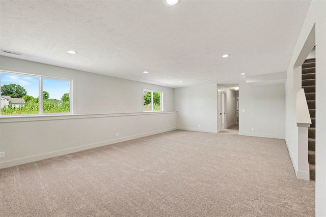 9585 Fields Drive, Zeeland, MI 49464