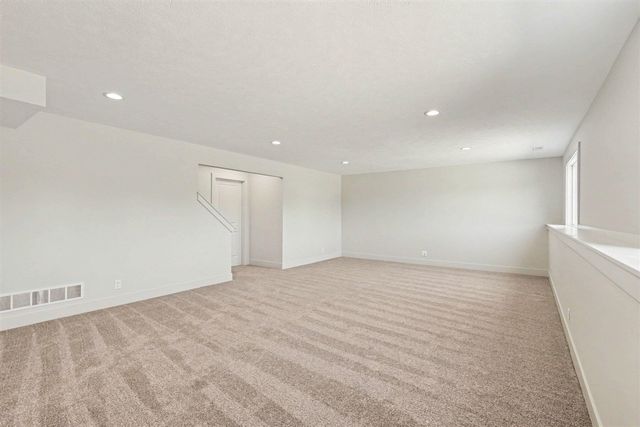 9585 Fields Drive, Zeeland, MI 49464