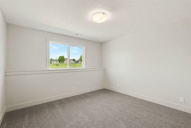 9585 Fields Drive, Zeeland, MI 49464