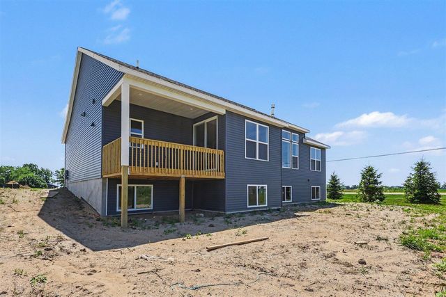 9585 Fields Drive, Zeeland, MI 49464