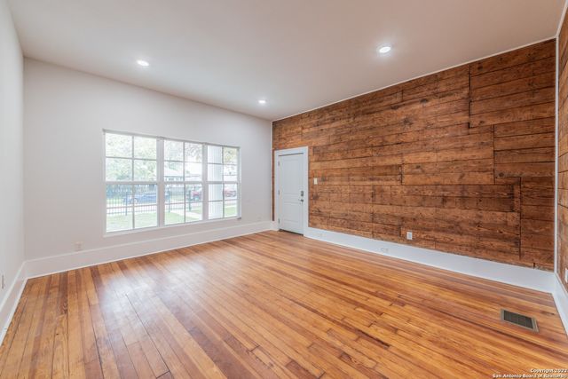 121 E Highland Blvd Unit 101, San Antonio, TX 78210