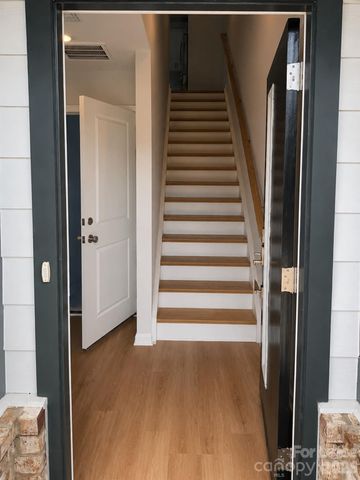 212 Ferebee Place, Charlotte, NC 28213