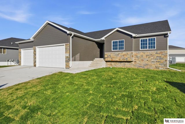 4048 Northview Drive, Grand Island, NE 68803