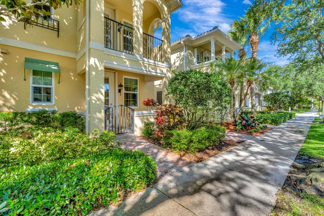 216 Barcelona Drive, Jupiter, FL 33458