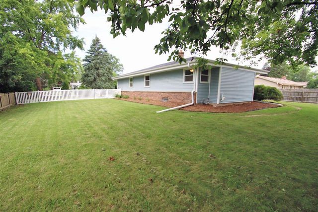 W157N9822 Glenwood ROAD, Germantown, WI 53022