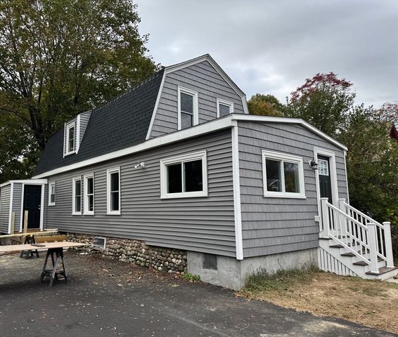 66 Forest St, Middleboro, MA 02346