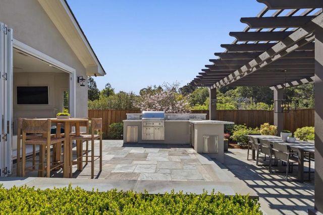 748 Jacaranda Circle, Hillsborough, CA 94010