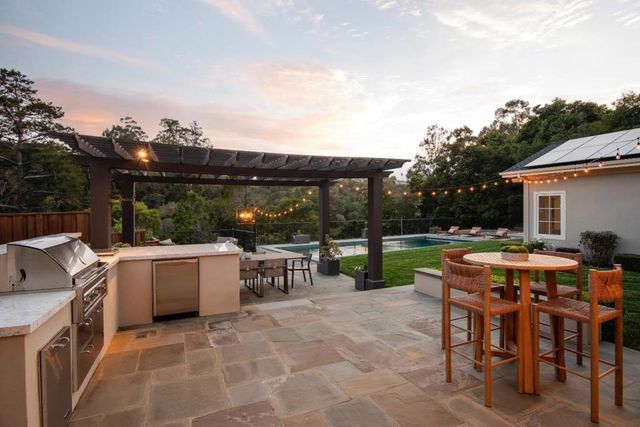 748 Jacaranda Circle, Hillsborough, CA 94010