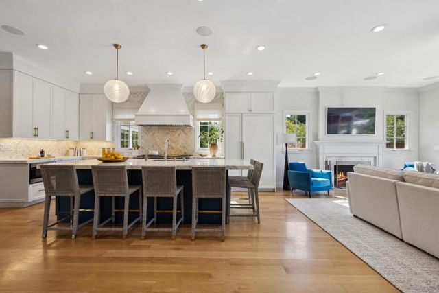 748 Jacaranda Circle, Hillsborough, CA 94010