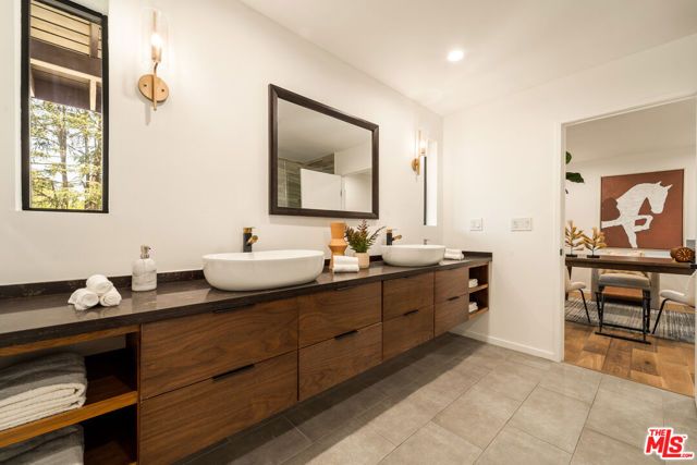 11587 Sunshine Terrace, Los Angeles, CA 91604