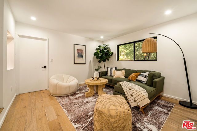 11587 Sunshine Terrace, Los Angeles, CA 91604