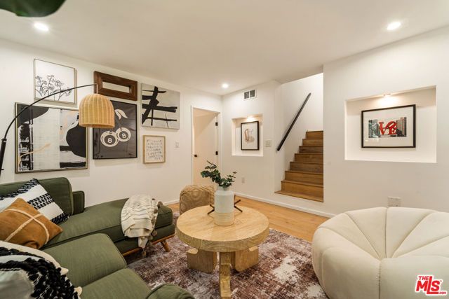 11587 Sunshine Terrace, Los Angeles, CA 91604