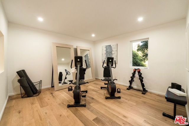 11587 Sunshine Terrace, Los Angeles, CA 91604