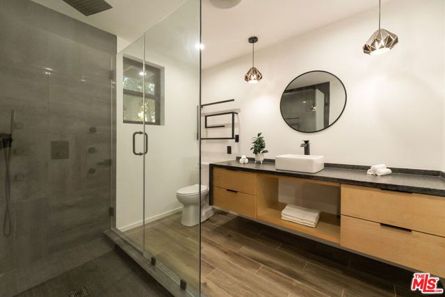 11587 Sunshine Terrace, Los Angeles, CA 91604