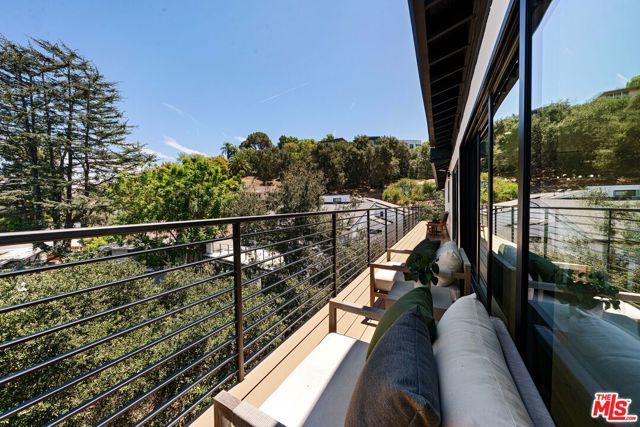 11587 Sunshine Terrace, Los Angeles, CA 91604