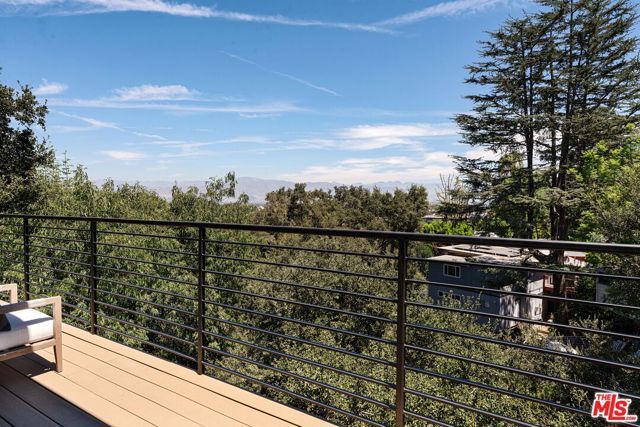 11587 Sunshine Terrace, Los Angeles, CA 91604