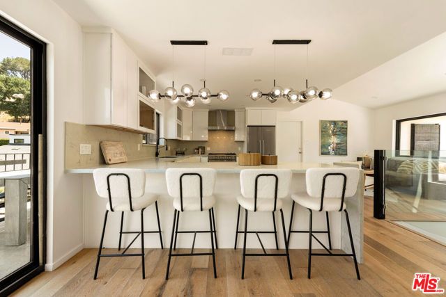 11587 Sunshine Terrace, Los Angeles, CA 91604