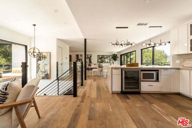 11587 Sunshine Terrace, Los Angeles, CA 91604