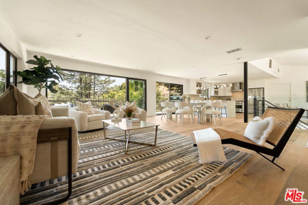 11587 Sunshine Terrace, Los Angeles, CA 91604