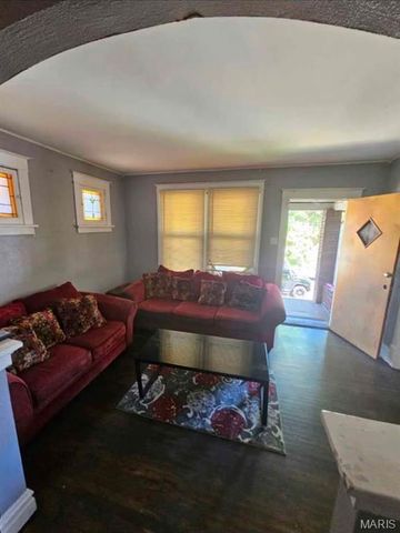 4876 Calvin Avenue, St Louis, MO 63115