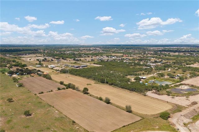 21712 N Val Verde Road, Edinburg, TX 78542