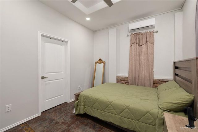 21712 N Val Verde Road, Edinburg, TX 78542