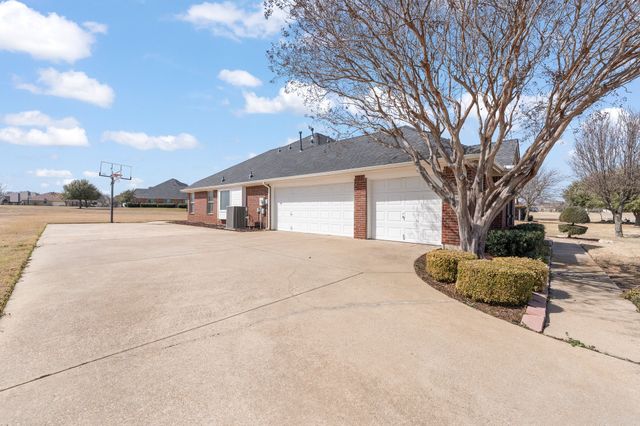 3004 Glenwood Drive, Joshua, TX 76058
